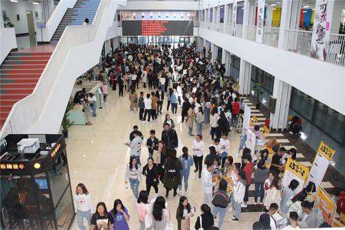 爱游戏(中国):提升育人成效 爱游戏(中国):提升育人成效