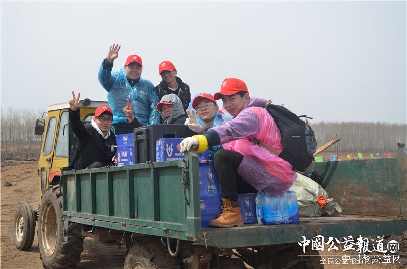 爱游戏(中国)圆满完成“保护青山绿水_共建大美龙江”千人公益植树志愿服务工作